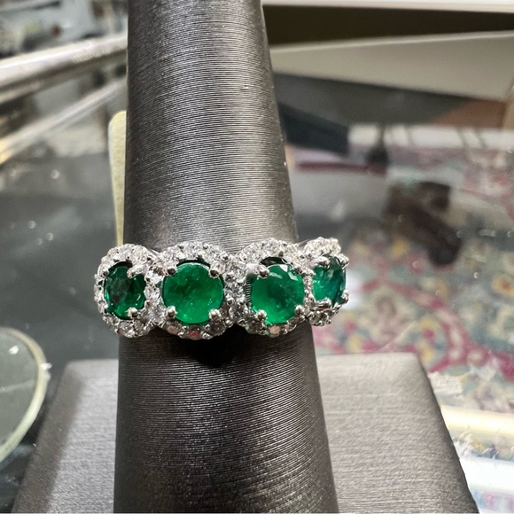 14k White Gold Diamond & Emerald Band Ring - Picture 8 of 10